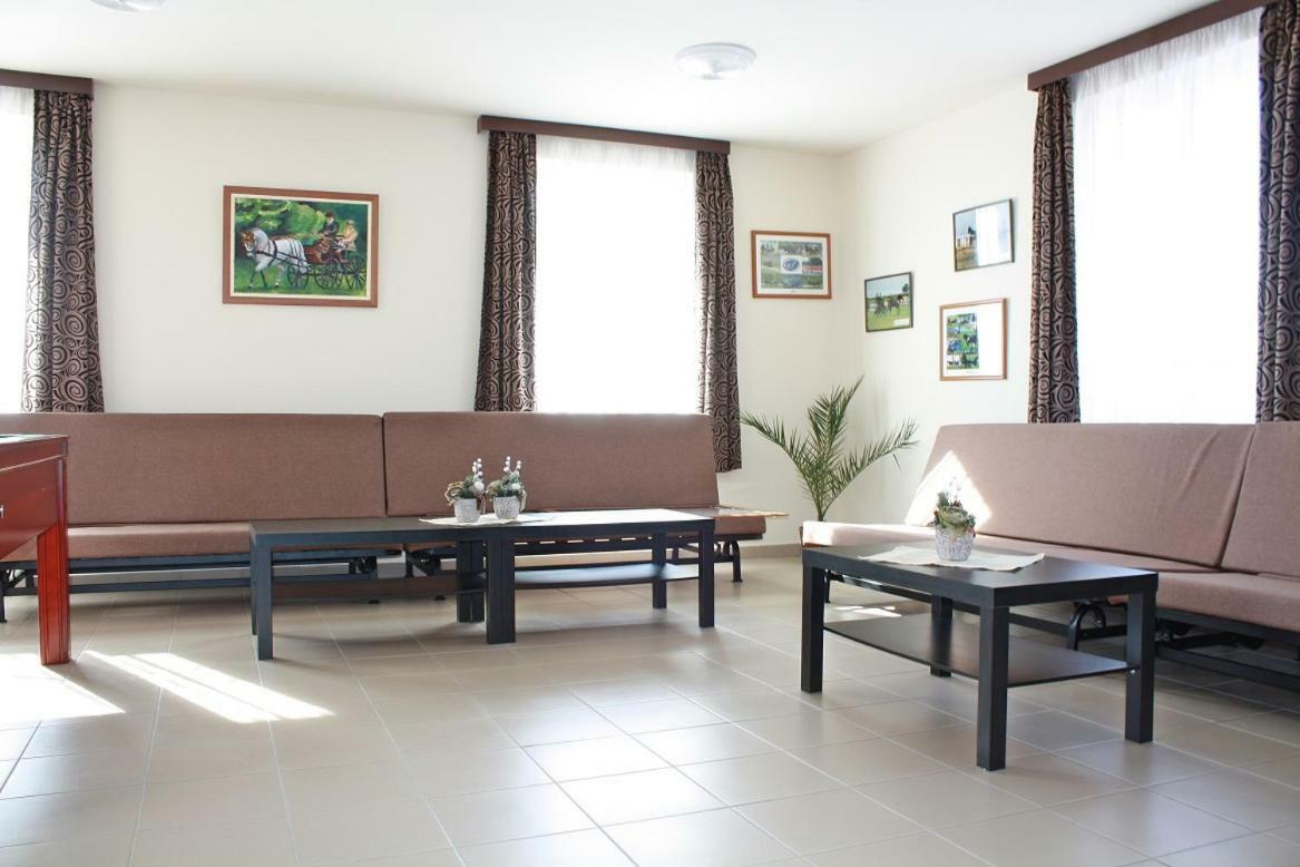 Rembrandt Vendeghaz Hotel Kisber Luaran gambar